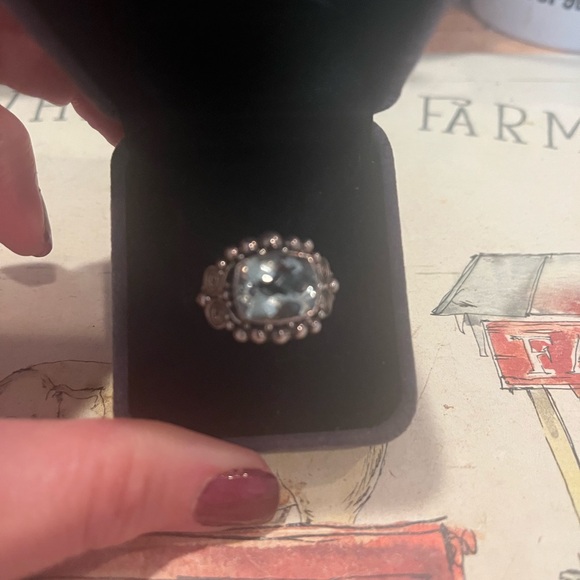 Stunning Silver and Blue Gemstone Ring - Picture 1 of 3